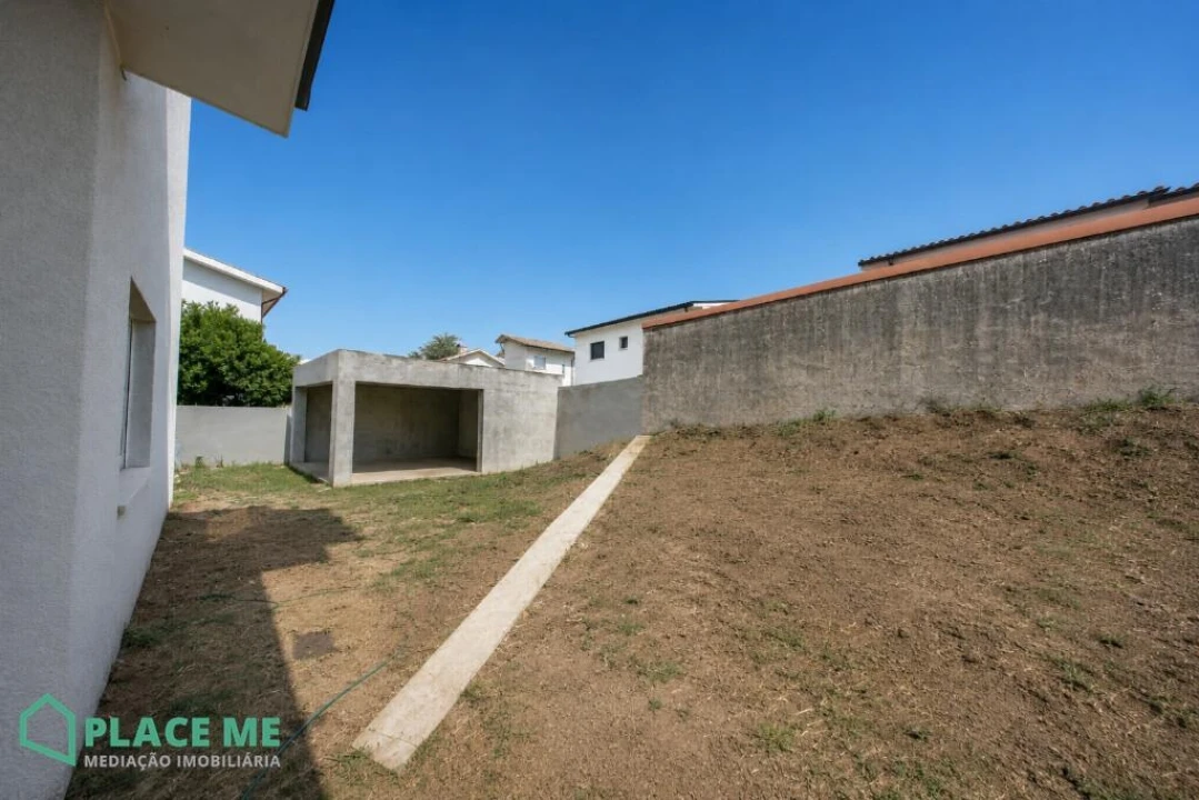 Moradia T3 para Venda em Palmeira Foto 7