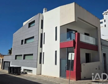 Moradia T3 para Venda em Faro (Sé e São Pedro)