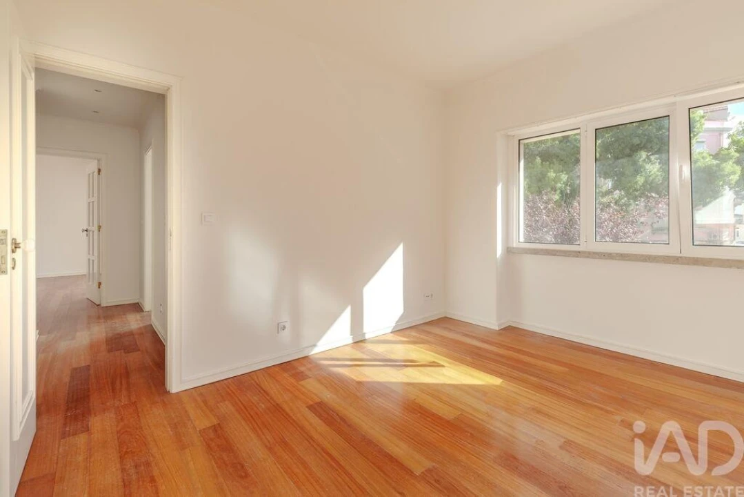 Apartamento T2 para Arrendamento em Campo de Ourique Foto 21