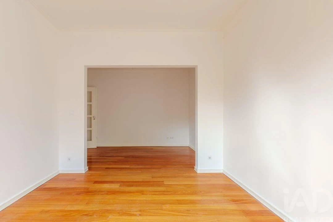 Apartamento T2 para Arrendamento em Campo de Ourique Foto 5