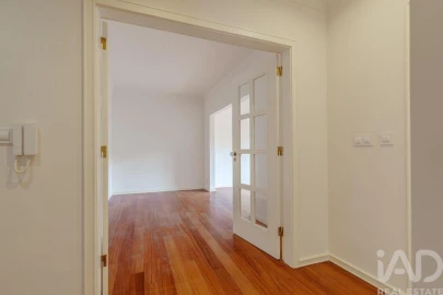Apartamento T2 para Arrendamento em Campo de Ourique