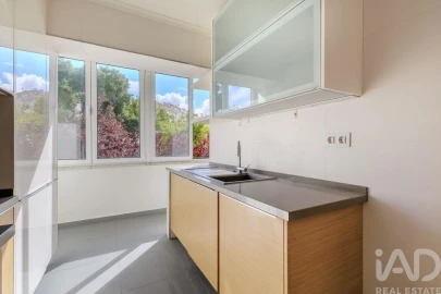 Apartamento T2 para Arrendamento em Campo de Ourique