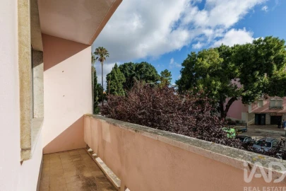 Apartamento T2 para Arrendamento em Campo de Ourique