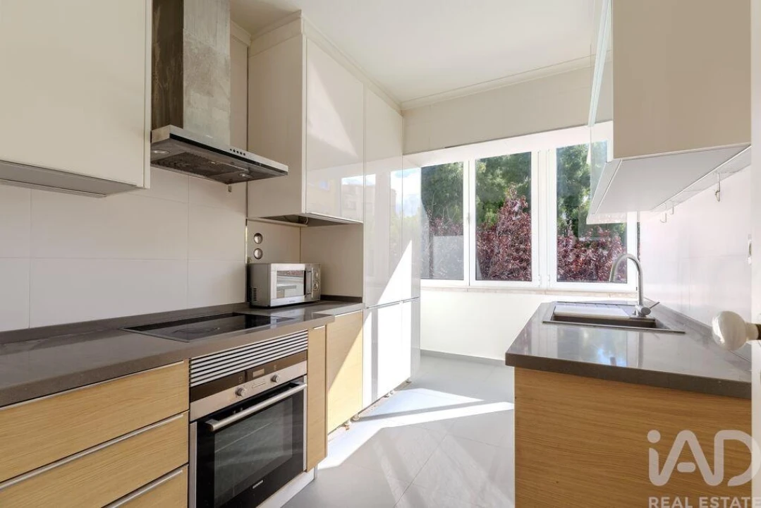 Apartamento T2 para Arrendamento em Campo de Ourique Foto 8
