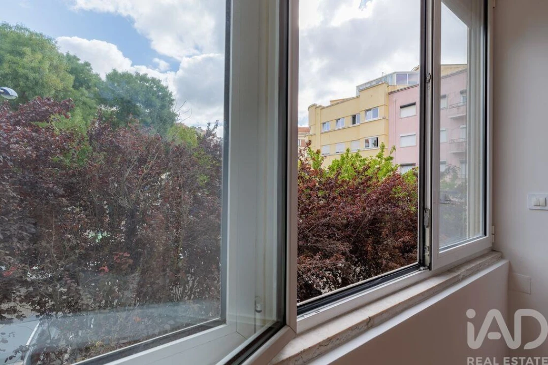 Apartamento T2 para Arrendamento em Campo de Ourique Foto 24