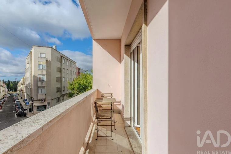Apartamento T2 para Arrendamento em Campo de Ourique Foto 22