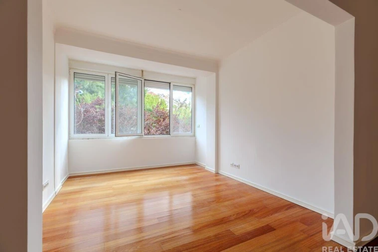 Apartamento T2 para Arrendamento em Campo de Ourique Foto 4
