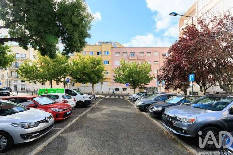 Apartamento T2 para Arrendamento em Campo de Ourique Foto 28