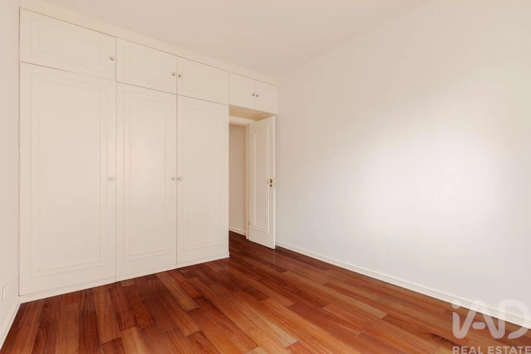 Apartamento T2 para Arrendamento em Campo de Ourique Foto 15