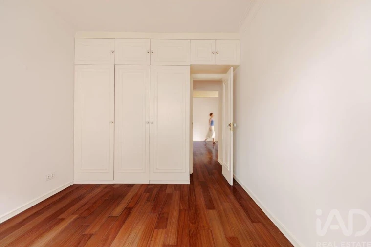 Apartamento T2 para Arrendamento em Campo de Ourique Foto 14