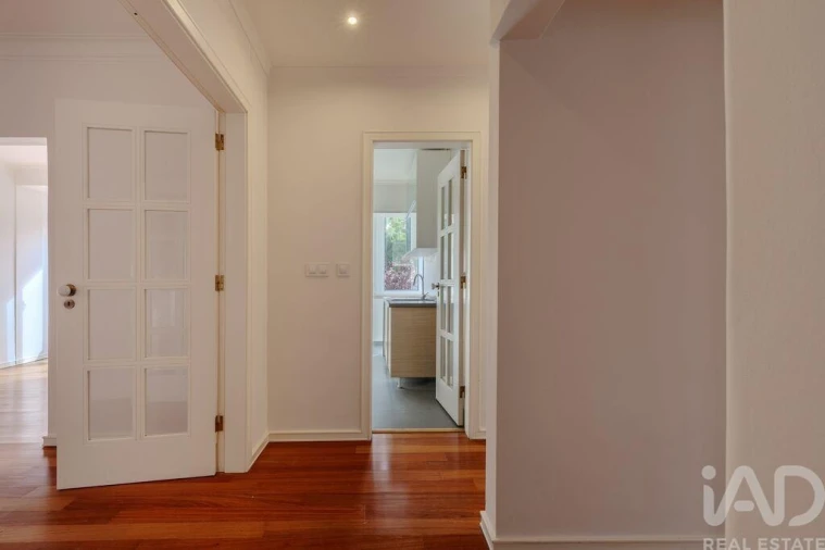 Apartamento T2 para Arrendamento em Campo de Ourique Foto 7