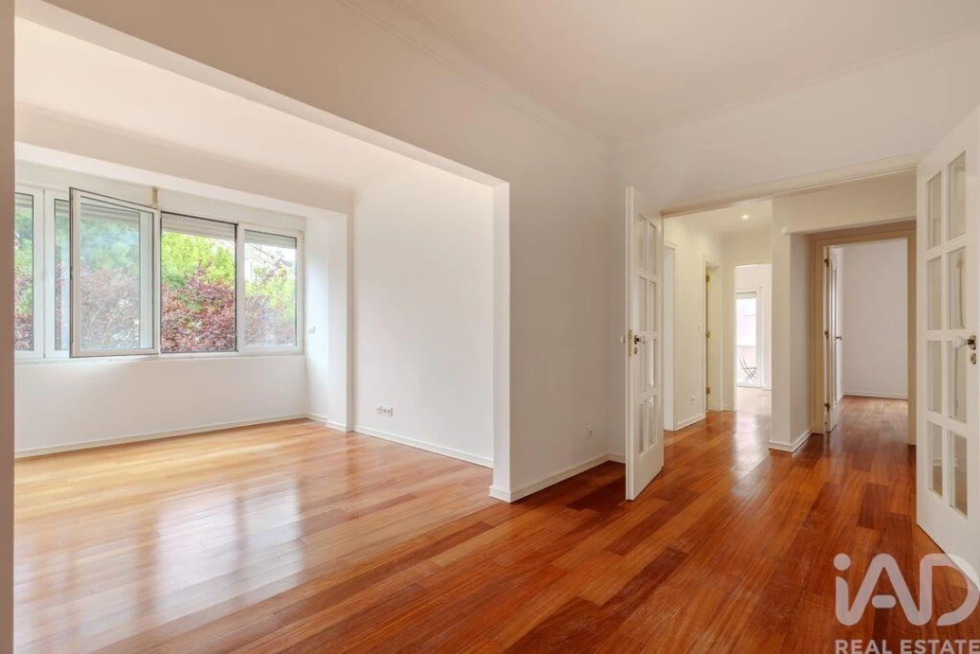 Apartamento T2 para Arrendamento em Campo de Ourique Foto 1