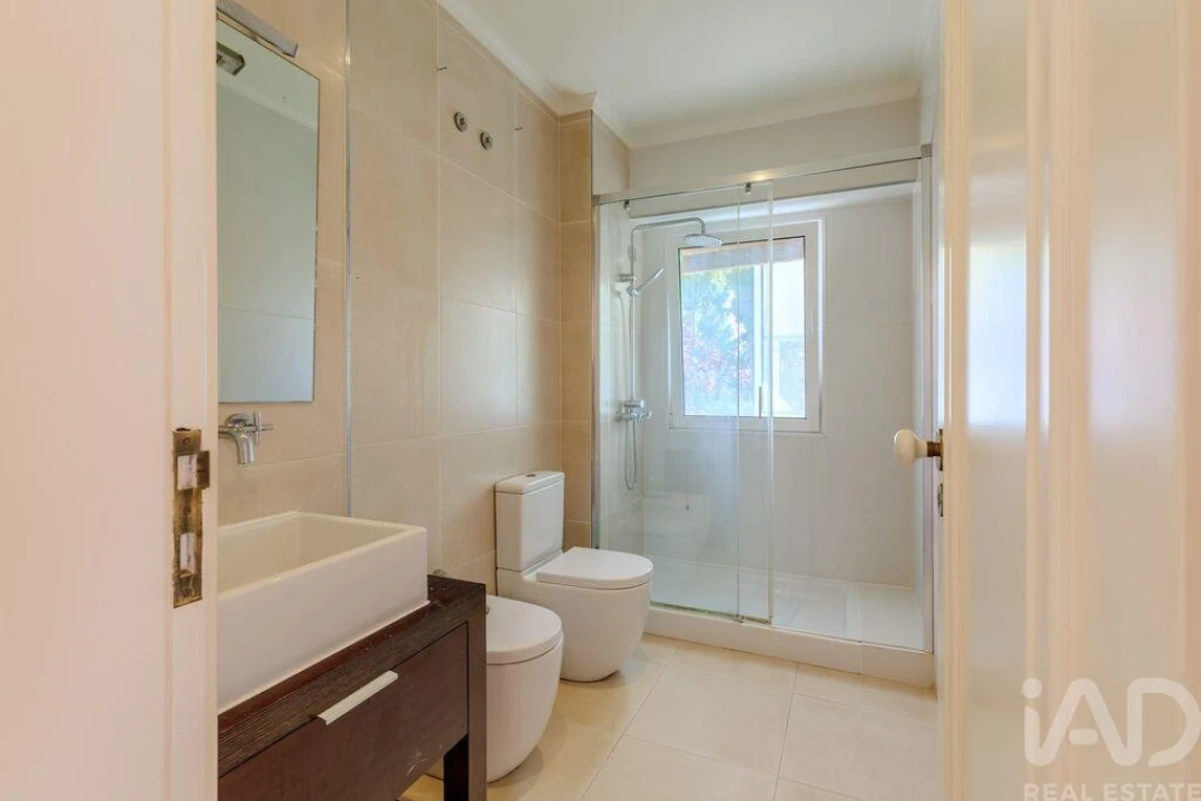Apartamento T2 para Arrendamento em Campo de Ourique Foto 17