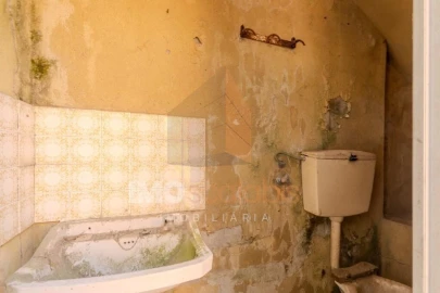 Moradia T1 para Venda em Alcanhões