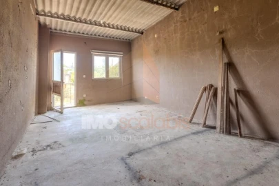 Moradia T1 para Venda em Alcanhões