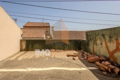 Moradia T1 para Venda em Alcanhões