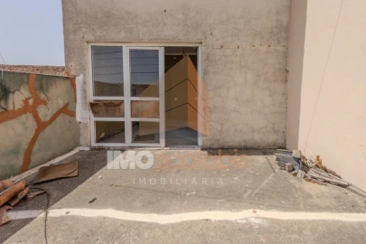 Moradia T1 para Venda em Alcanhões