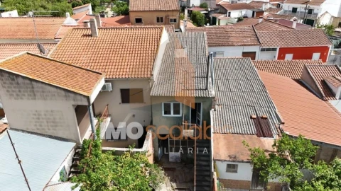 Moradia T1 para Venda em Alcanhões