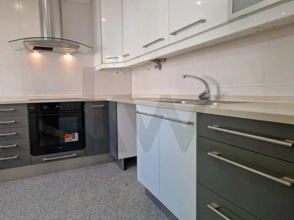 Apartamento T3 para Arrendamento em Alfragide Foto 33