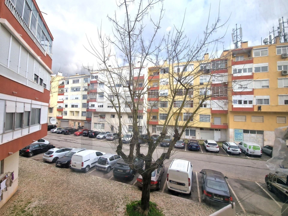 Apartamento T3 para Arrendamento em Alfragide Foto 45