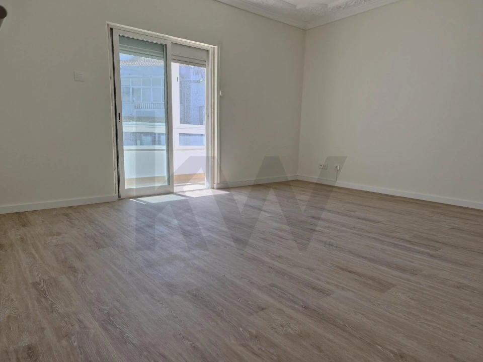 Apartamento T3 para Arrendamento em Alfragide Foto 8