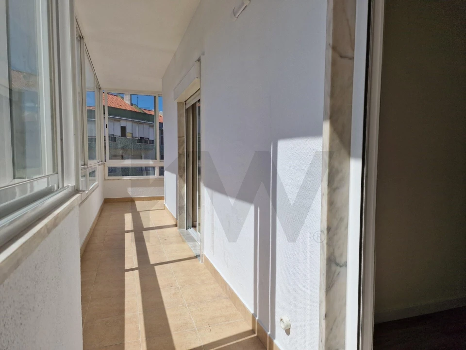 Apartamento T3 para Arrendamento em Alfragide Foto 12