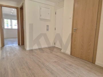 Apartamento T3 para Arrendamento em Alfragide