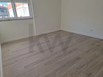 Apartamento T3 para Arrendamento em Alfragide
