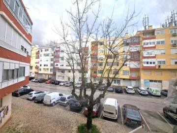 Apartamento T3 para Arrendamento em Alfragide