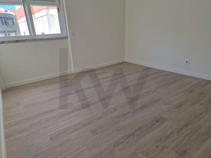 Apartamento T3 para Arrendamento em Alfragide Foto 29