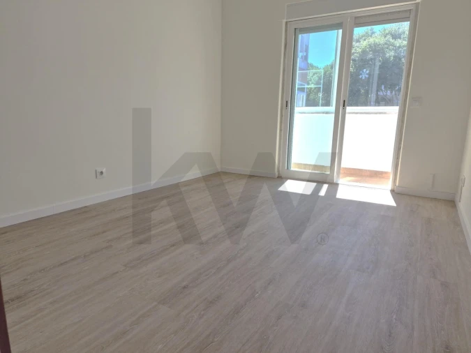 Apartamento T3 para Arrendamento em Alfragide Foto 4