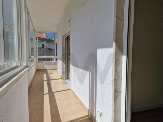 Apartamento T3 para Arrendamento em Alfragide Foto 12