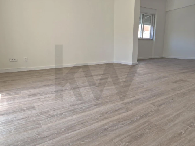 Apartamento T3 para Arrendamento em Alfragide Foto 16