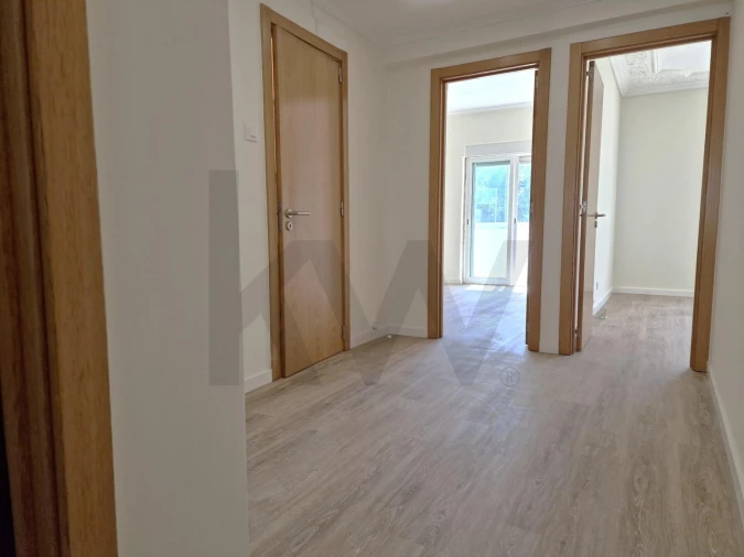 Apartamento T3 para Arrendamento em Alfragide Foto 3