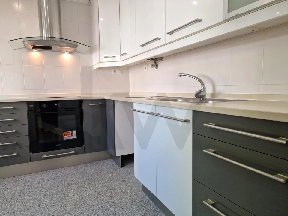 Apartamento T3 para Arrendamento em Alfragide Foto 39