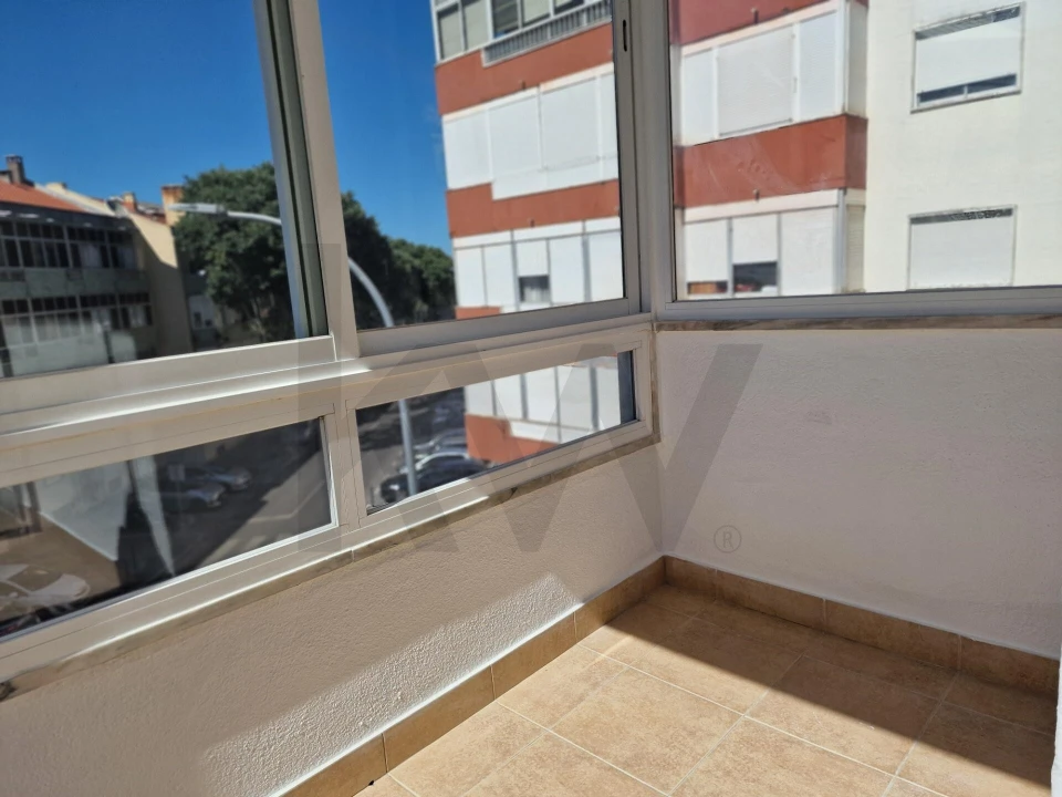Apartamento T3 para Arrendamento em Alfragide Foto 13
