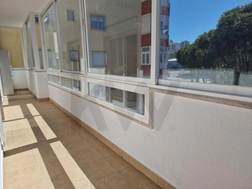 Apartamento T3 para Arrendamento em Alfragide Foto 7