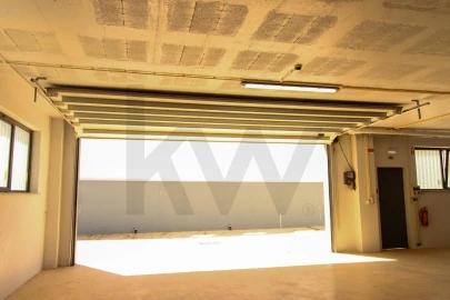 Armazém para Arrendamento em Portimão
