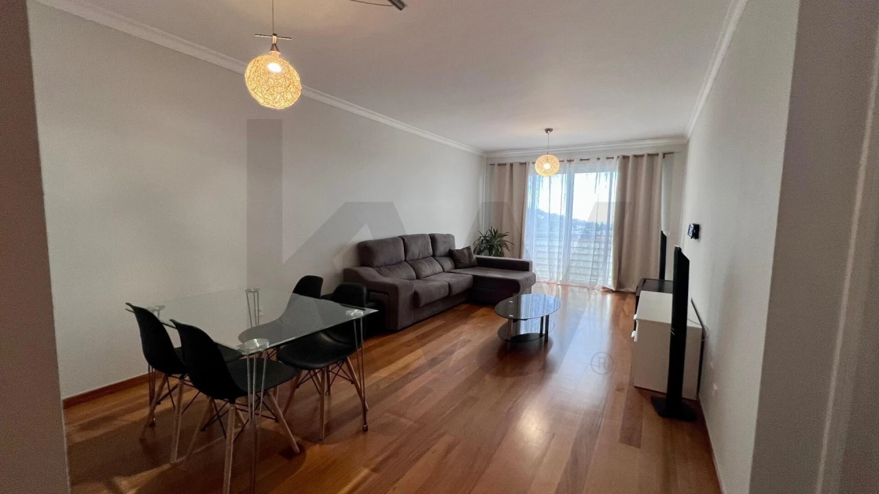 Apartamento T3 para Arrendamento em Caniço Foto 1