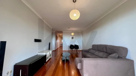 Apartamento T3 para Arrendamento em Caniço