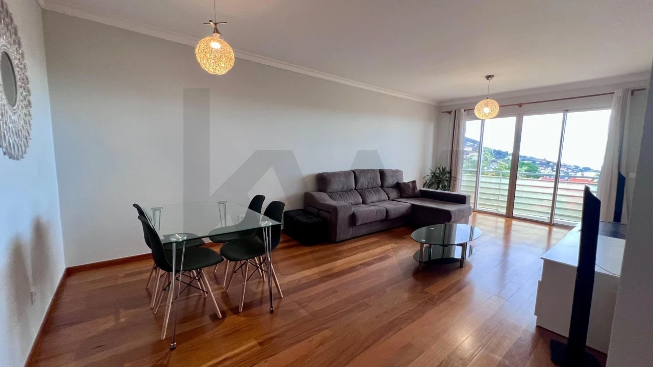 Apartamento T3 para Arrendamento em Caniço Foto 2