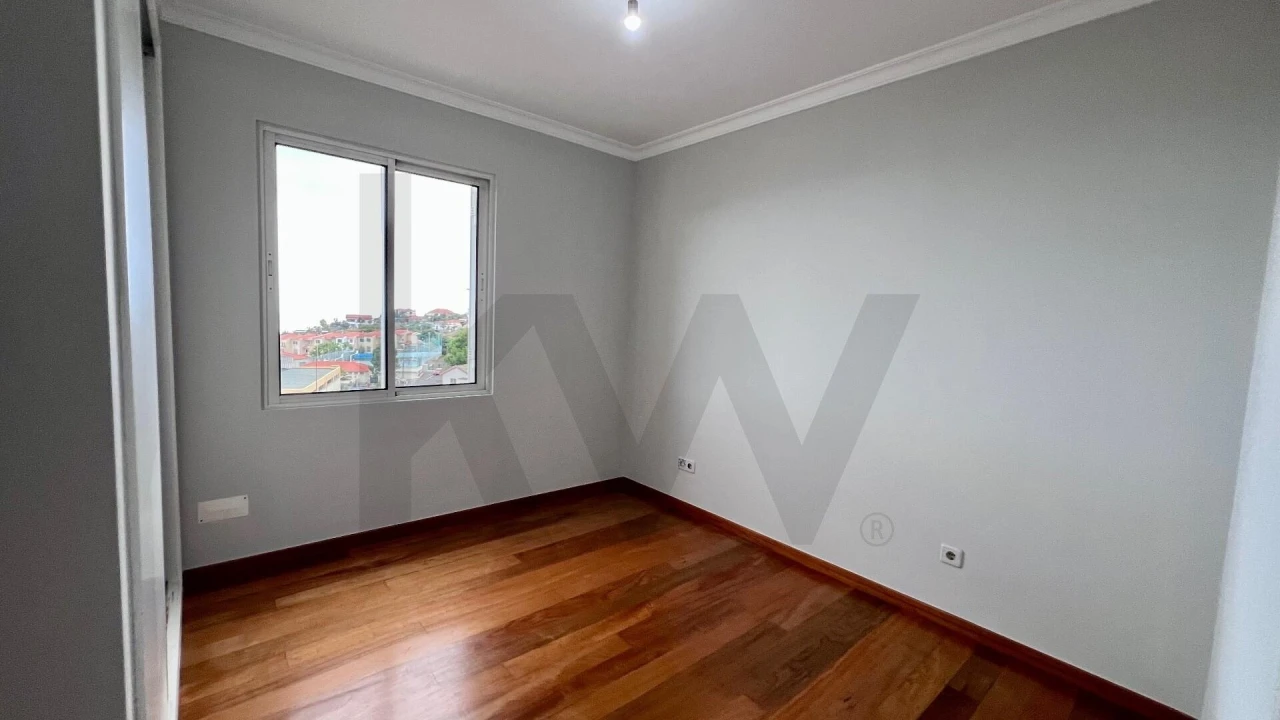 Apartamento T3 para Arrendamento em Caniço Foto 10