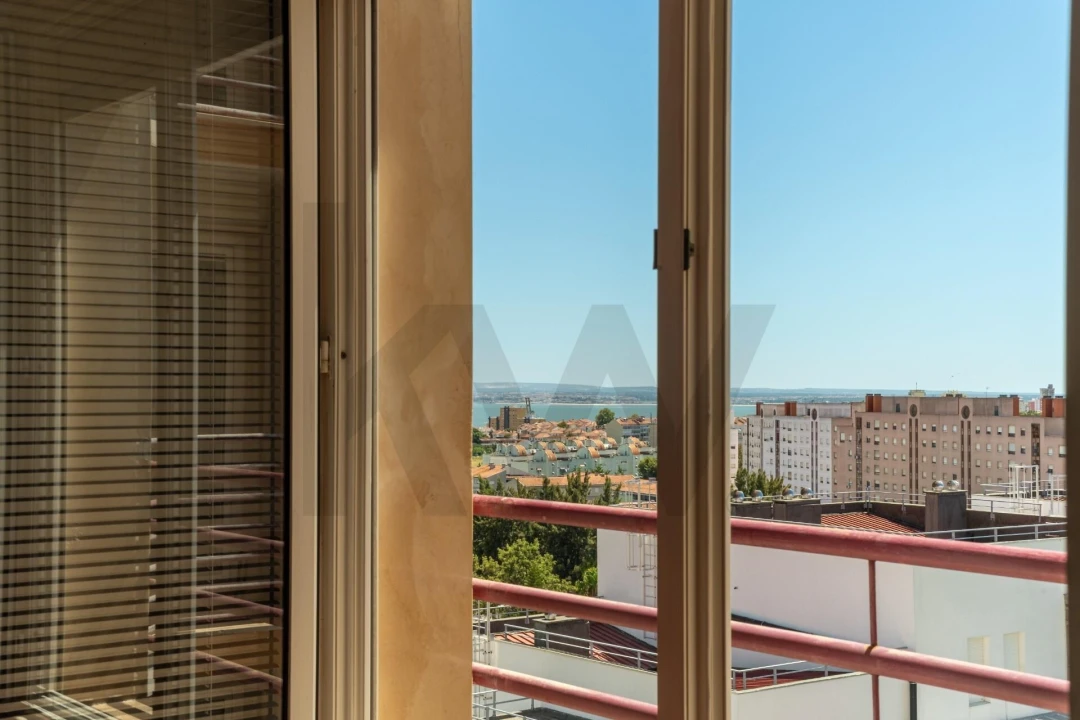 Apartamento T3 para Venda em Marvila Foto 8