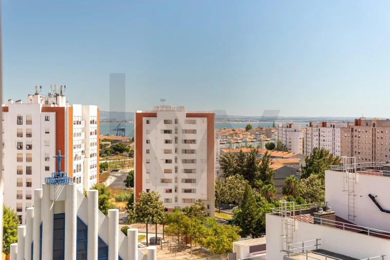 Apartamento T3 para Venda em Marvila Foto 17