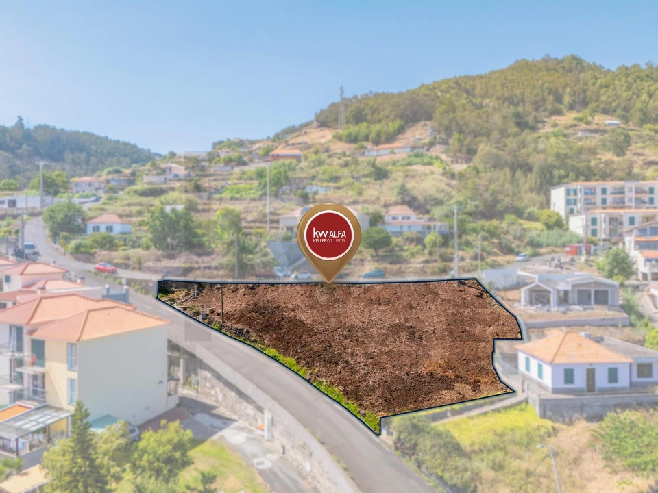 Terreno para Venda em Caniço Foto 1