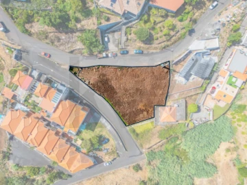 Terreno para Venda em Caniço