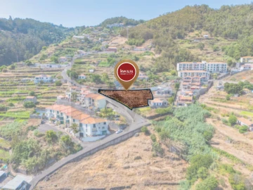 Terreno para Venda em Caniço