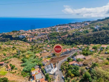 Terreno para Venda em Caniço
