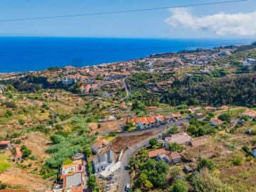 Terreno para Venda em Caniço