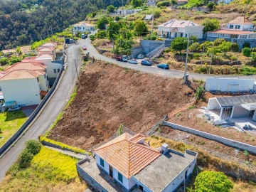 Terreno para Venda em Caniço